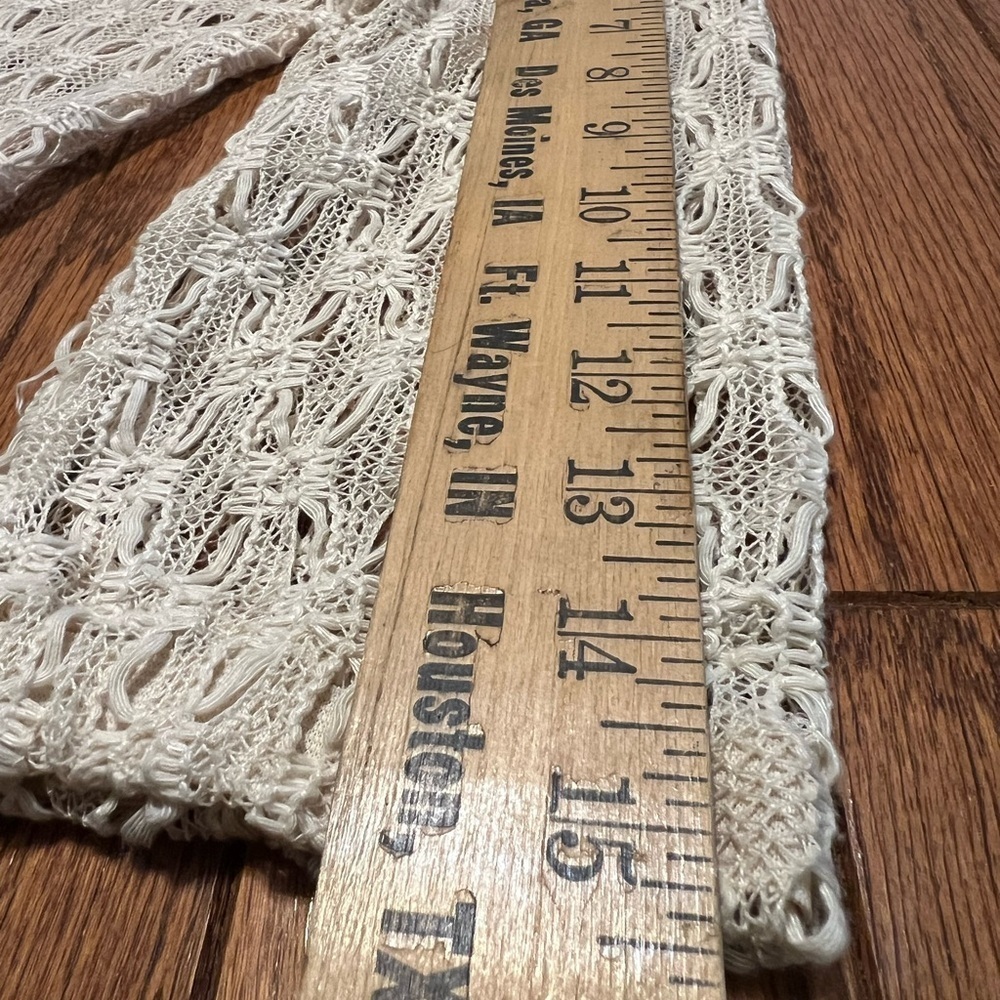 Cream Knit Cardigan Boho Vintage
Cardigan Sz PS - Picture 4 of 6